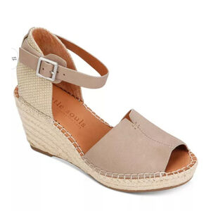 Gentle Souls by Kenneth Cole Espadrille Size 9M